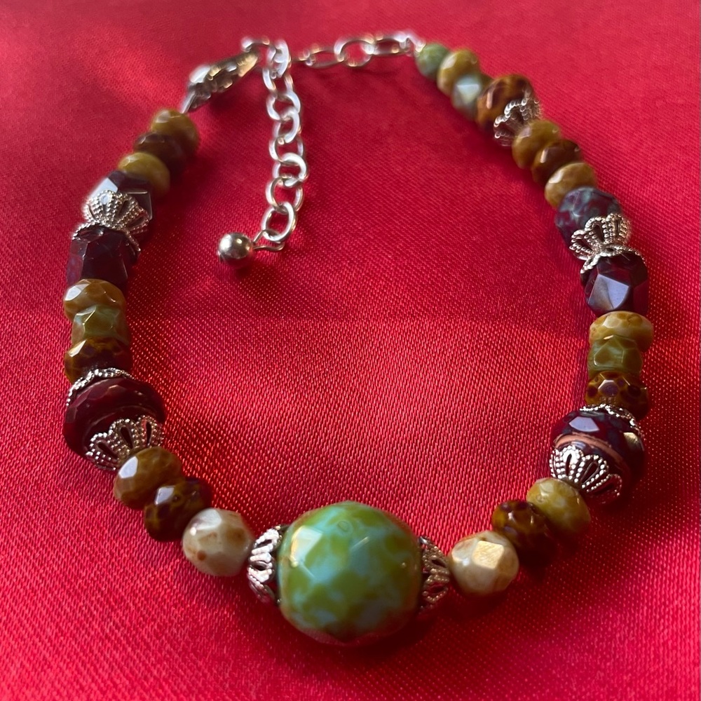 Brand New Elegant Fine Earthy Toned Beaded Bracelet